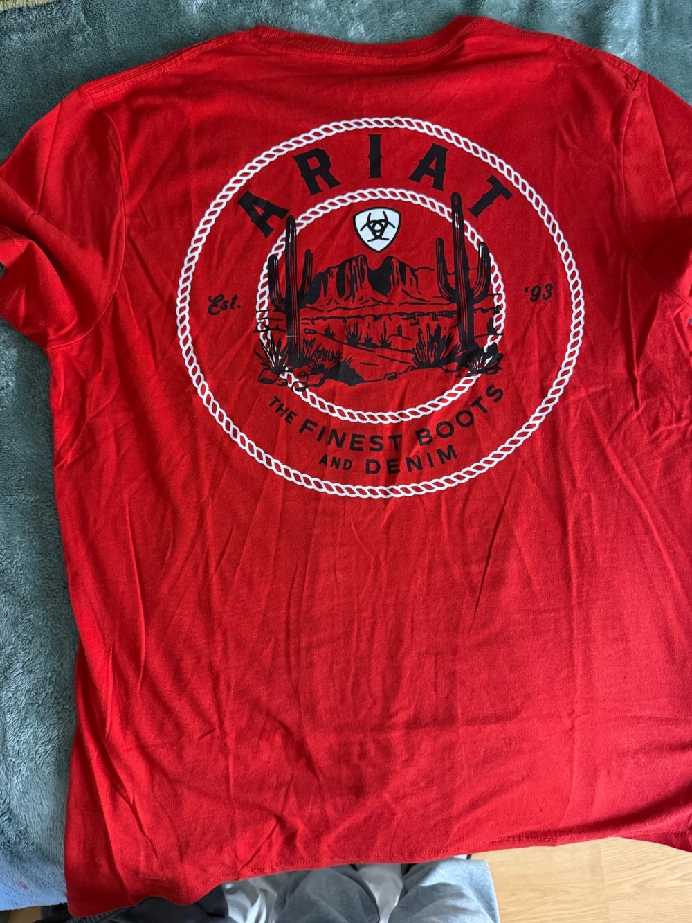 Ariat Men’s Red Short-Sleeve Desert Graphic Tee